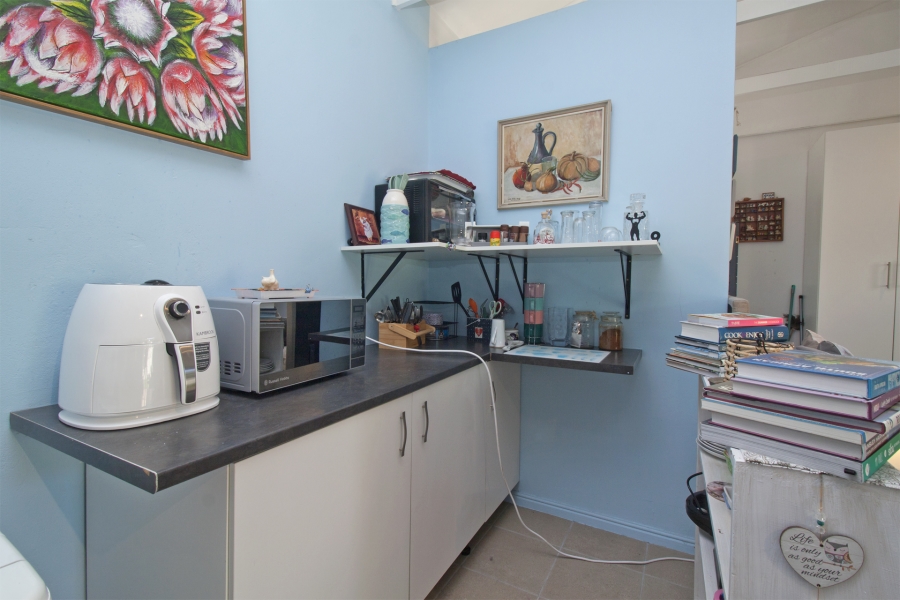3 Bedroom Property for Sale in Milkwood Park Western Cape